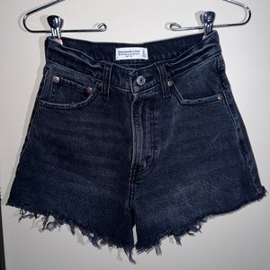 NWOT Abercrombie & Fitch High Rise 90s Cutoff Short